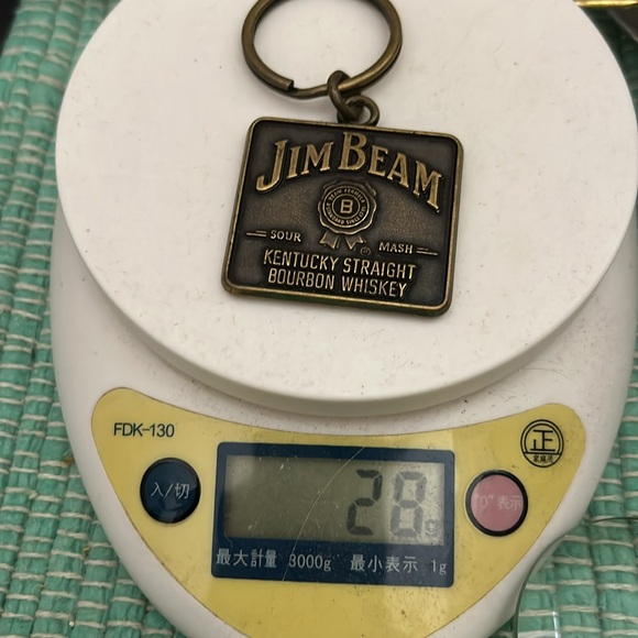 🖤Vtg Jim Beam Sour Mash Kentucky Straight Bourbon Whiskey keychain/pendant - Picture 8 of 8